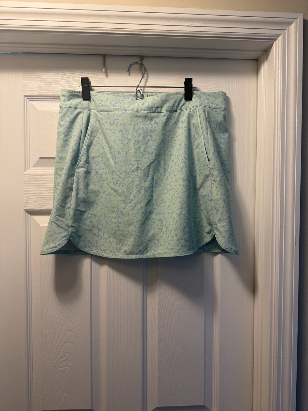 Vineyard Vines Women's Performance Skort Golf/Tennis Light Blue Abstract L